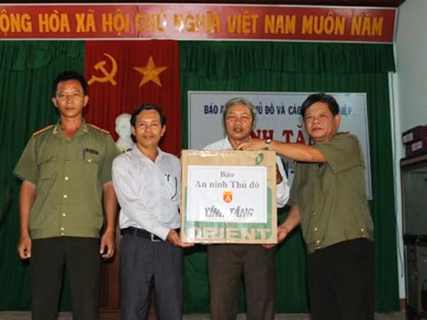 10 nghìn lít dầu tiếp sức ngư dân Lý Sơn: Một ý tưởng của vạn tấm lòng ảnh 1