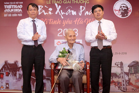 "Kỳ nhân tiền cổ" Hà thành và bộ sưu tập chân dung nhỏ nhất Việt Nam ảnh 1