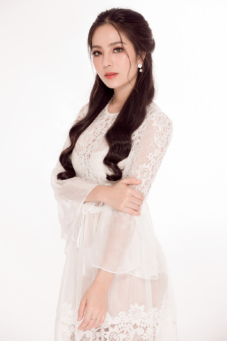 Hoa hậu Dương Kim Ánh thay đổi hình ảnh khoe vẻ đẹp "hút hồn" ảnh 1