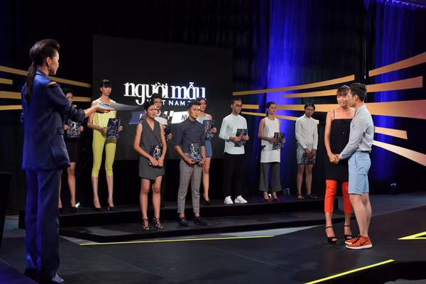 VNTM 2015: "Hot boy 6 múi" Hoàng Gia Anh Vũ dừng chân ở Top 11 ảnh 9