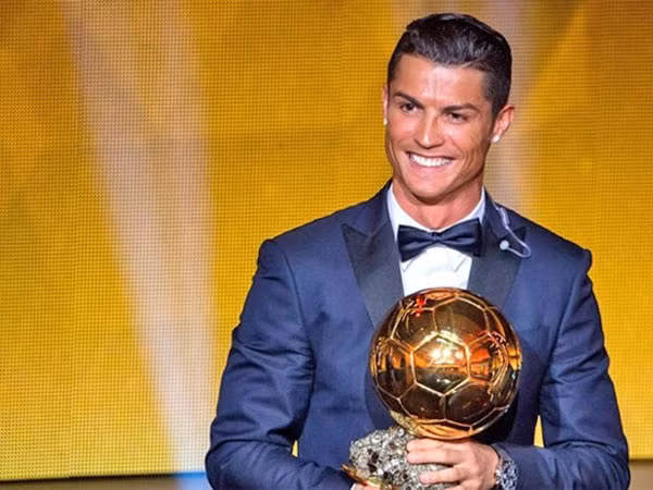 Tương lai CR7 gắn chặt với đội bóng Hoàng gia ảnh 1