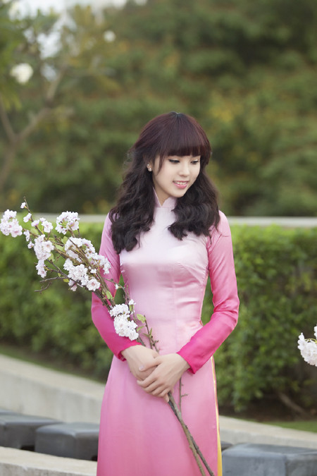 Hoa hậu Kỳ Duyên dịu dàng áo dài đón xuân ảnh 3