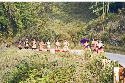 Lạc lối giữa phố núi Bắc Hà ảnh 1