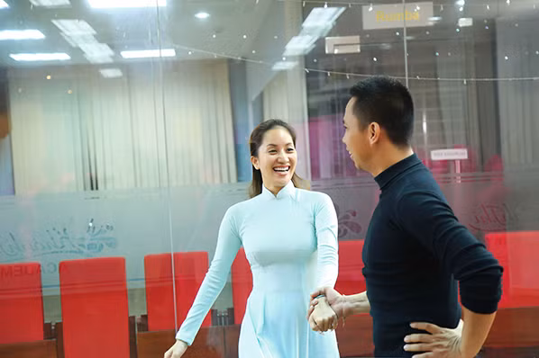 Chí Anh và Khánh Thi tái hiện lại cuộc tình dang dở trong liveshow ảnh 4