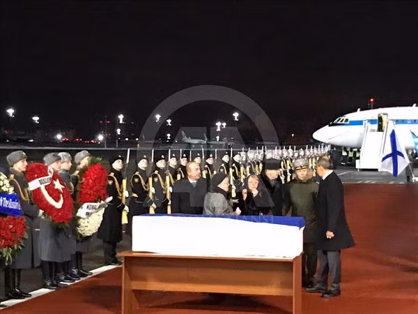 Thi hài Đại sứ Andrey Karlov đã về đến Nga ảnh 3