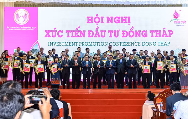 FLC ký cam kết đầu tư 4 dự án lớn vào Đồng Tháp ảnh 1