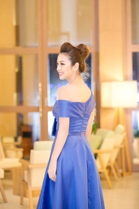 Hoa hậu Jennifer Phạm "hút mắt" với đầm lệch vai ảnh 5