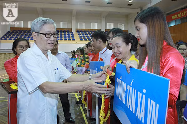 Sôi động màn thi kéo co tại Hội khỏe Hội Nhà báo TP Hà Nội 2017 ảnh 3