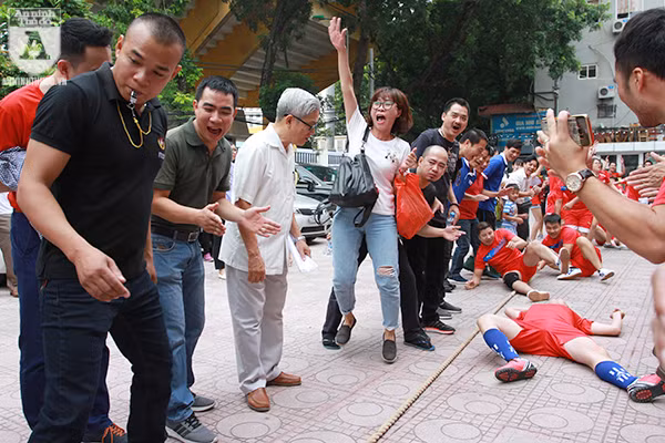 Sôi động màn thi kéo co tại Hội khỏe Hội Nhà báo TP Hà Nội 2017 ảnh 9
