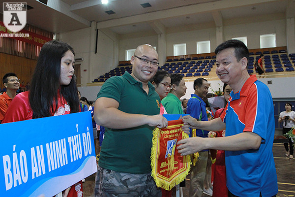 Sôi động màn thi kéo co tại Hội khỏe Hội Nhà báo TP Hà Nội 2017 ảnh 4 Sôi động màn thi kéo co tại Hội khỏe Hội Nhà báo TP Hà Nội 2017 ảnh 4