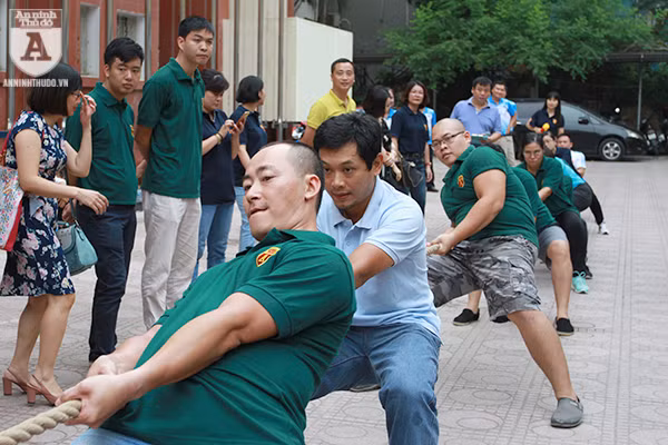 Sôi động màn thi kéo co tại Hội khỏe Hội Nhà báo TP Hà Nội 2017 ảnh 6