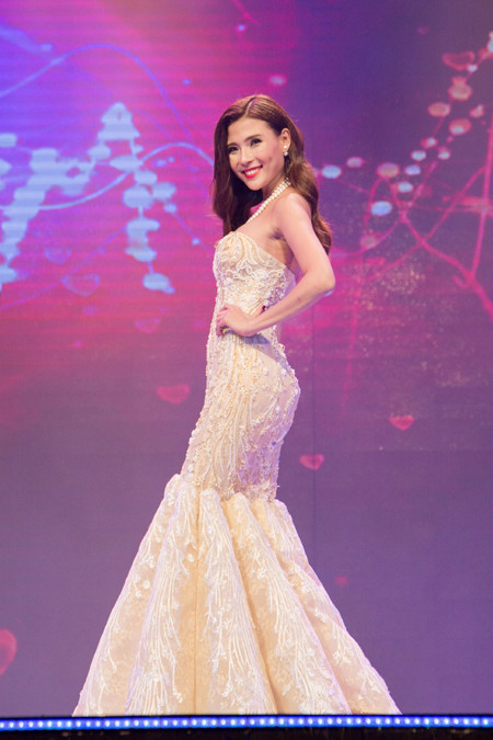 Hoa hậu Ngọc Diễm cùng dàn mỹ nhân đấu giá tặng sinh viên nghèo ảnh 8 Hoa hậu Ngọc Diễm cùng dàn mỹ nhân đấu giá tặng sinh viên nghèo ảnh 8