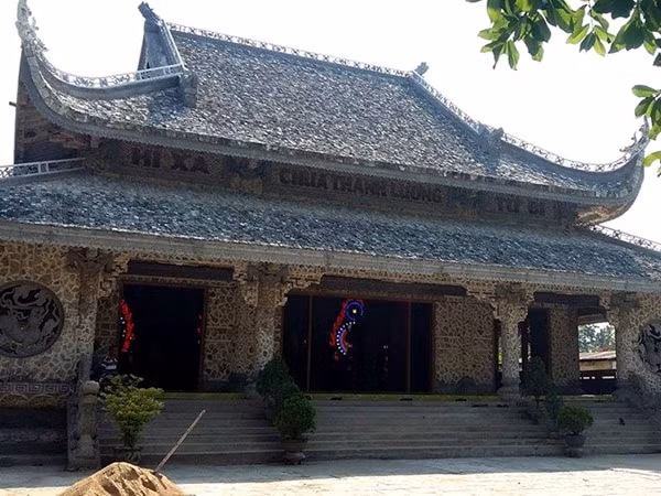 Bí ẩn bức tượng Phật trôi trên biển và ngôi chùa được làm bằng san hô ảnh 2