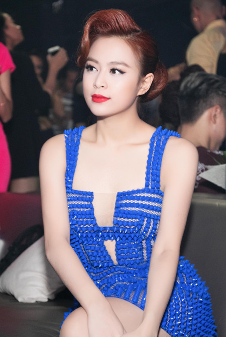 Hoàng Thuỳ Linh "hút mắt" với phong cách trình diễn máu lửa ảnh 6