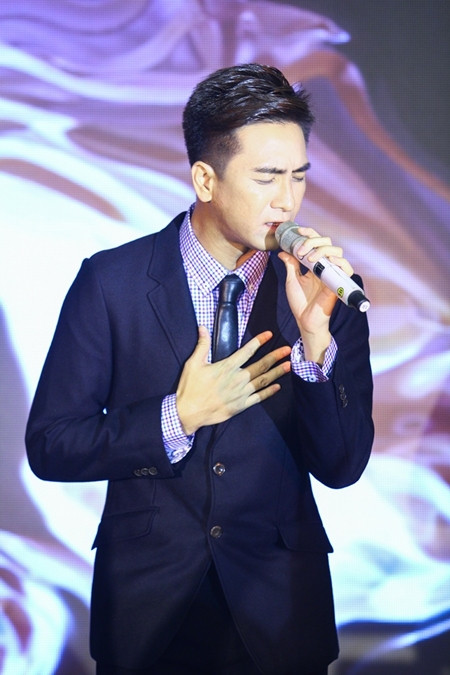 Mã Quốc Minh "đòi" được bắt tay từng khán giả, Sầm Lệ Hương thân thiện ảnh 3