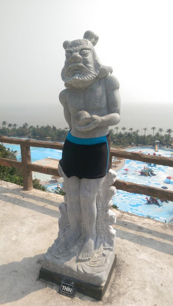 Vườn tượng 12 con giáp được... mặc quần bơi cho du khách đỡ xì xào ảnh 6