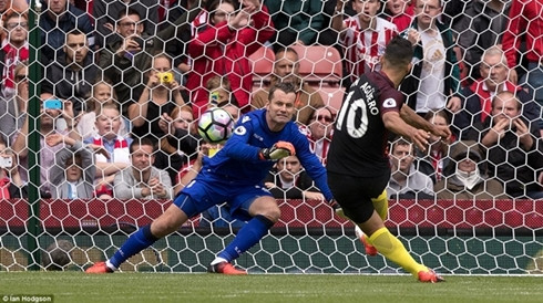 Vòng 2 Ngoại hạng Anh: Man City thắng tưng bừng, Liverpool thua sốc ảnh 1