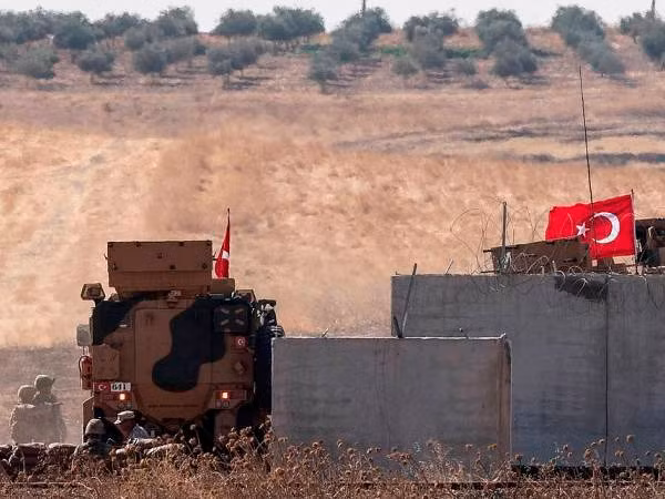 Một đoàn xe quân sự khác của Thổ Nhĩ Kỳ tiếp tục tiến vào Idlib ảnh 1