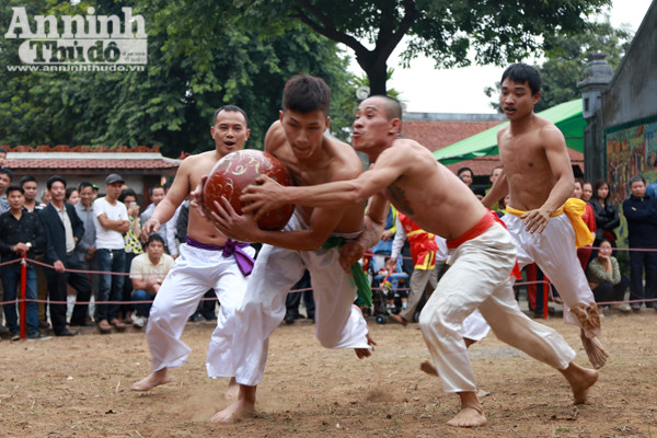 Xem trai làng Thúy Lĩnh vật cầu đầu xuân ảnh 12