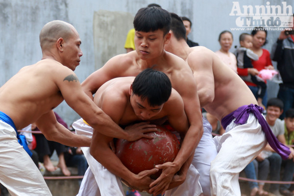 Xem trai làng Thúy Lĩnh vật cầu đầu xuân ảnh 11