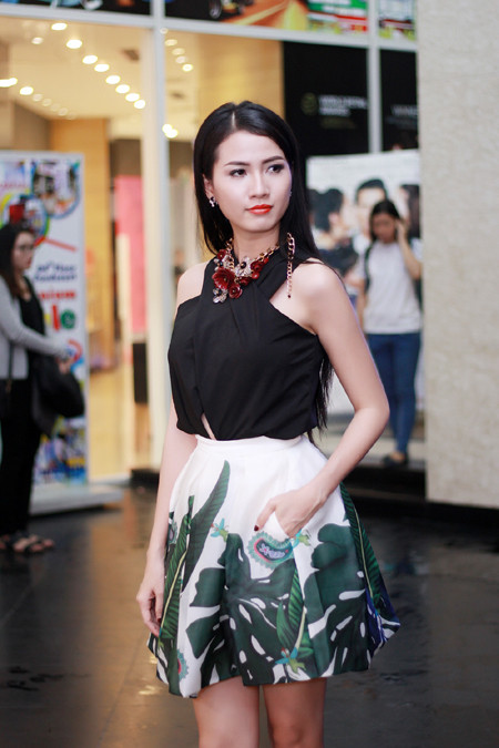 Nam diễn viên Đoàn Thành Tài "kèm sát" Phan Thị Mơ tại sự kiện ảnh 1