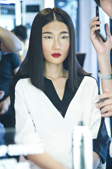 Kha Mỹ Vân tất bật chạy show sau khi về nước ảnh 6