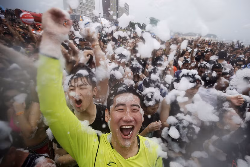 Độc đáo lễ hội tắm bùn tập thể lớn nhất xứ kim chi ảnh 14