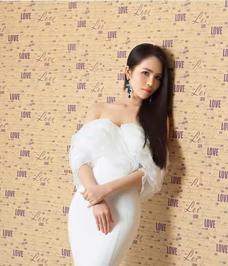 Dương Kim Ánh vai trần quyến rũ trong loạt ảnh mới ảnh 3