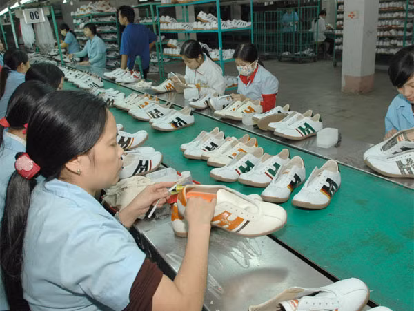 Phải "bôi trơn" nhiều, doanh nghiệp chậm lớn ảnh 1