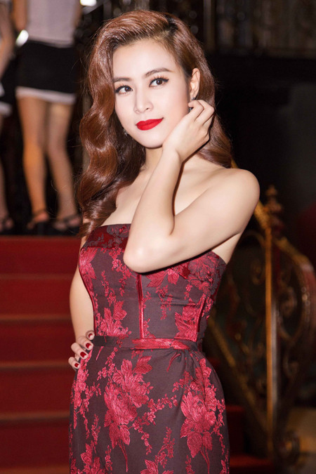 Hoàng Thùy Linh diện đầm ôm sát, xuất hiện "nóng bỏng" tại sự kiện ảnh 3