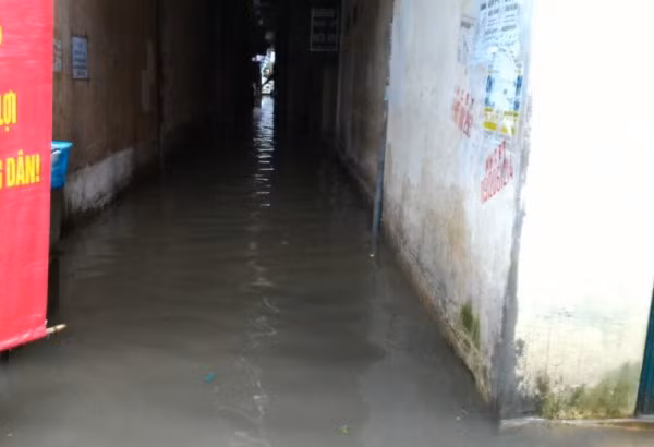 Khu H Tân Mai sau một cơn mưa dai... ảnh 5