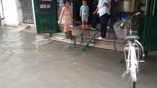 Khu H Tân Mai sau một cơn mưa dai... ảnh 4