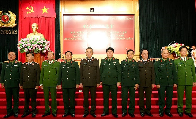 Xây dựng thế trận an ninh nhân dân kết hợp chặt chẽ với thế trận quốc phòng toàn dân vững chắc ảnh 3