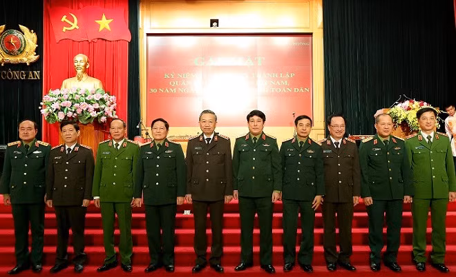 Xây dựng thế trận an ninh nhân dân kết hợp chặt chẽ với thế trận quốc phòng toàn dân vững chắc ảnh 3