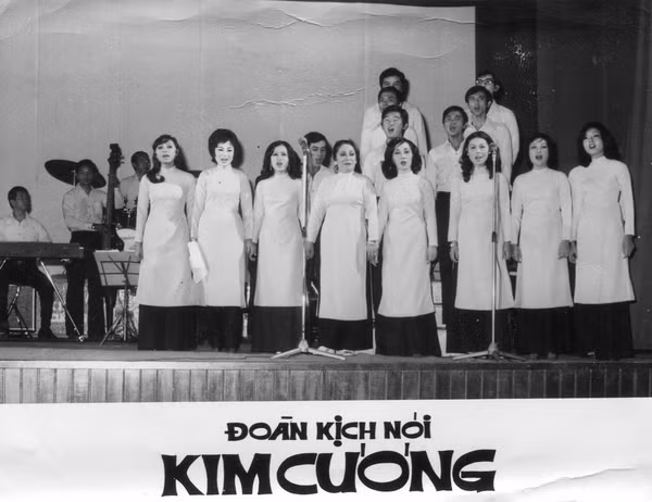 Nữ danh ca Họa Mi công bố những hình ảnh tư liệu quý giá ảnh 4