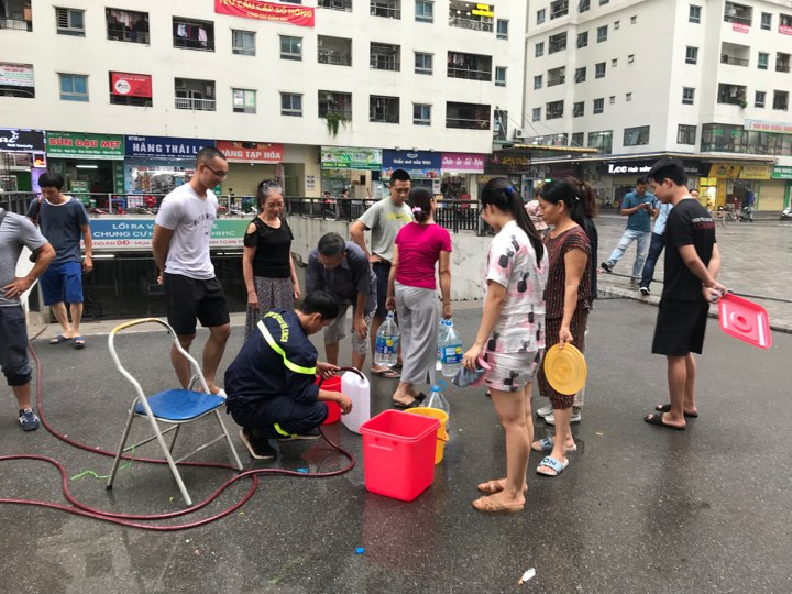 Quận Hoàng Mai huy động lực lượng thau rửa toàn bộ bể nước trong khu đô thị HH ảnh 2 Quận Hoàng Mai huy động lực lượng thau rửa toàn bộ bể nước trong khu đô thị HH ảnh 2