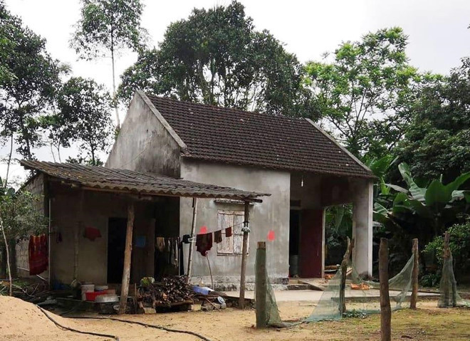 Khởi tố người chồng giận vợ, ném con một tuần tuổi xuống giếng ảnh 1