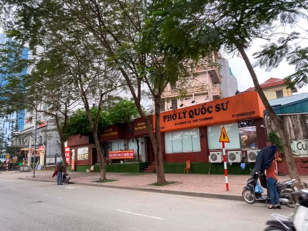 ‘Diện mạo’ hàng quán ở Hà Nội sáng 28-3, sau chủ trương tạm đóng cửa phòng chống dịch Covid-19 ảnh 5