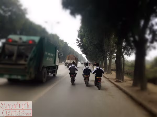 Báo động đỏ ý thức chấp hành luật giao thông của học sinh Thủ đô ảnh 4