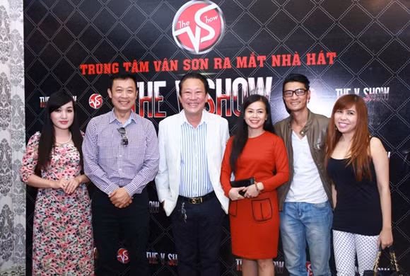 Danh hài Vân Sơn ra mắt nhà hát "The V Show" tại TP Hồ Chí Minh ảnh 6