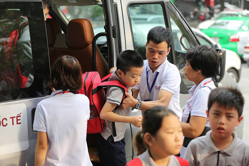 Đừng vô tư quảng cáo, mặc nhiên công nhận "mác" trường quốc tế ảnh 1