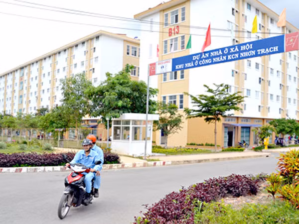 Đảm bảo đời sống cho công nhân khu công nghiệp ảnh 1