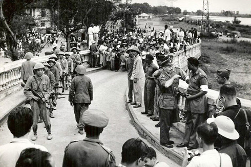 Trận đấu cuối cùng trước khi đoàn quân chiến thắng tiến về Thủ đô ảnh 2