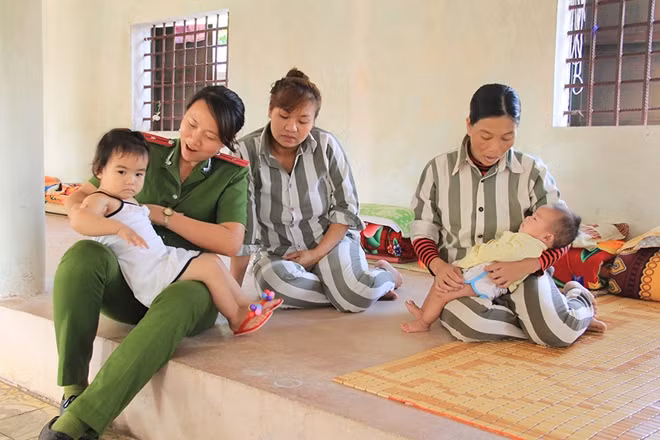 Báo An ninh Thủ đô đạt giải Nhì cuộc thi ảnh "Vì bình yên cuộc sống 2016" ảnh 10