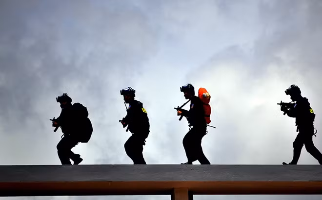 Báo An ninh Thủ đô đạt giải Nhì cuộc thi ảnh "Vì bình yên cuộc sống 2016" ảnh 13