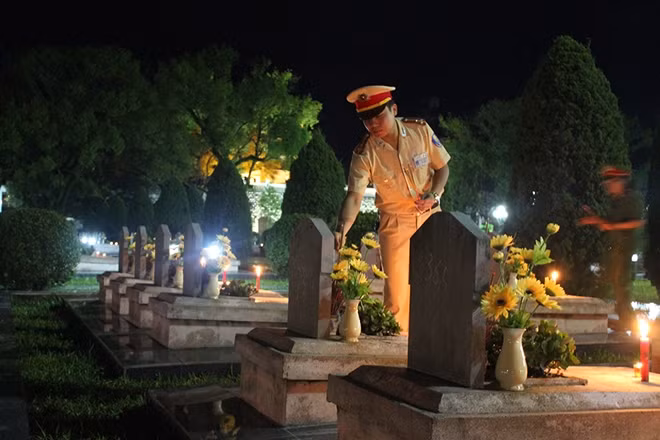 Báo An ninh Thủ đô đạt giải Nhì cuộc thi ảnh "Vì bình yên cuộc sống 2016" ảnh 11