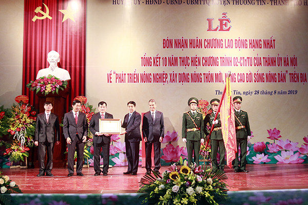 Huyện Thường Tín đón nhận Huân chương Lao động hạng Nhất ảnh 1 Huyện Thường Tín đón nhận Huân chương Lao động hạng Nhất ảnh 1