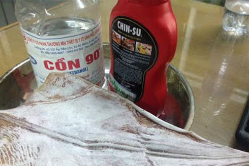 Bỏng nặng do nướng cá mực bằng cồn ảnh 1