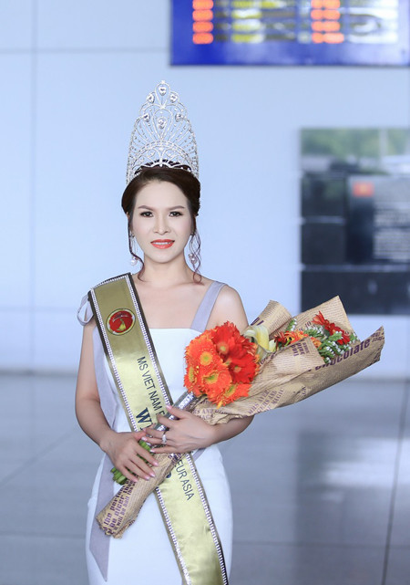 Hoa hậu Lê Thanh Thúy rạng rỡ trở về sau đăng quang ảnh 5