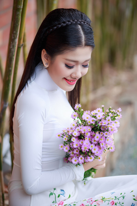 Á khôi "Người đẹp xứ Dừa" Xuân An rạng ngời với áo dài ảnh 6